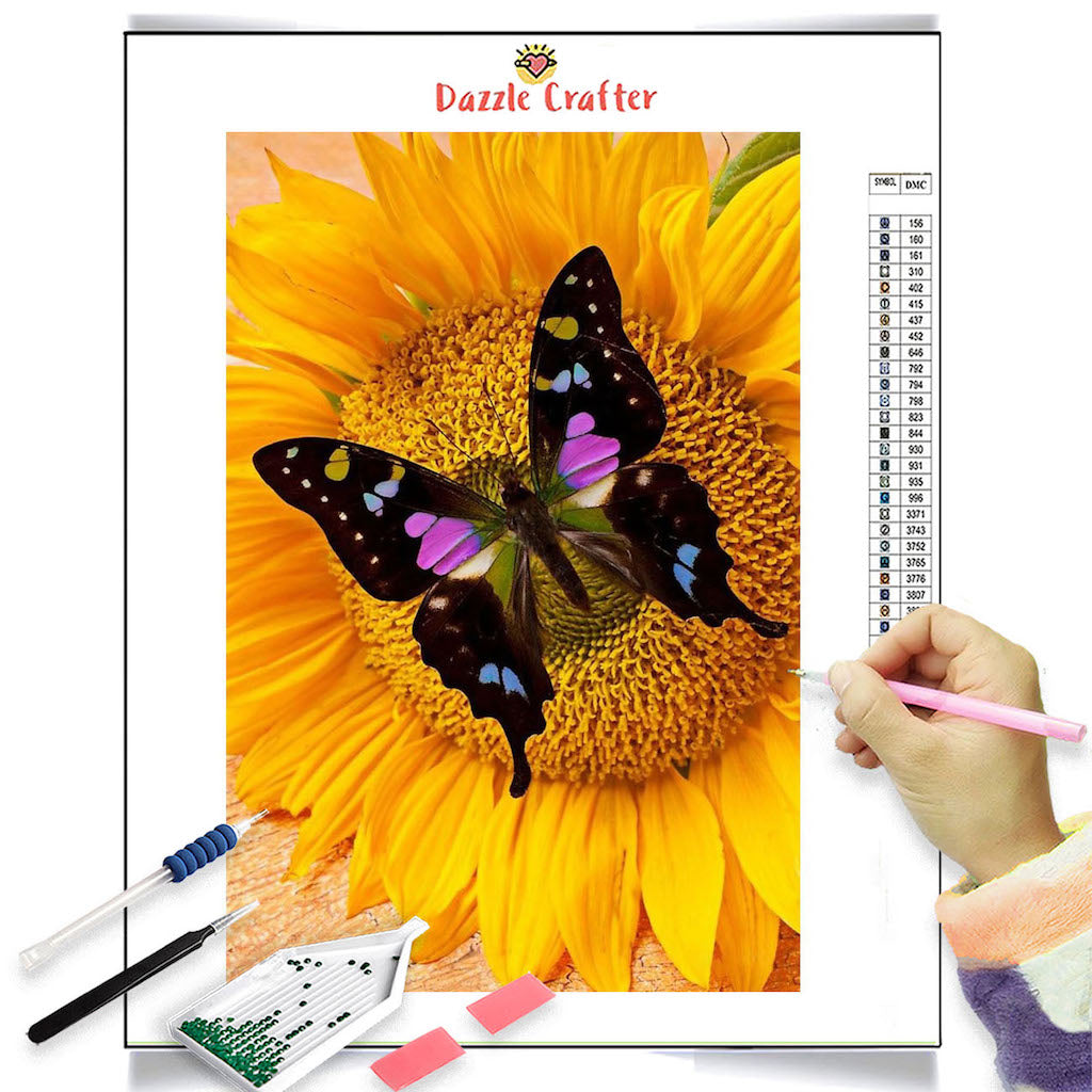 DAZZLING LILAC BUTTERFLY Diamond Painting Kit